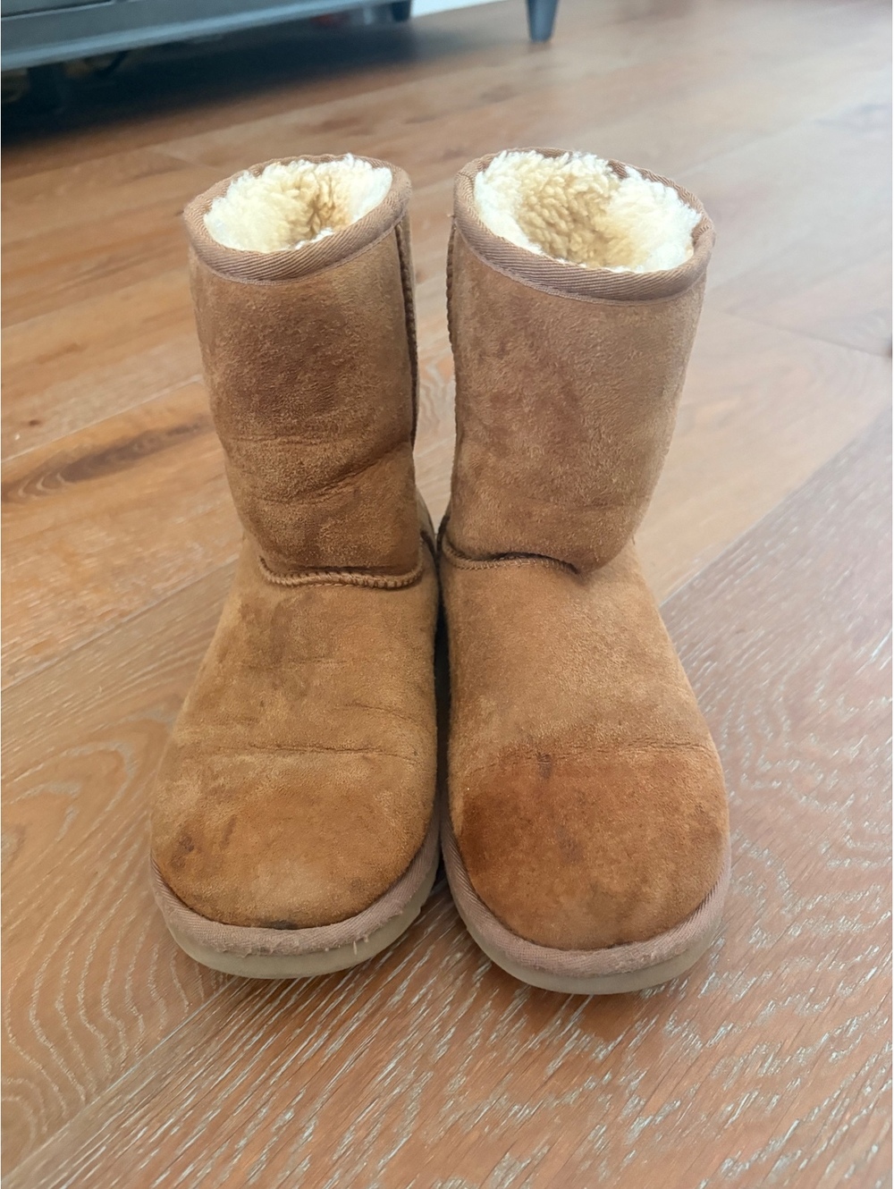 UGG Chestnut Sheepskin Boots Cozy Classic Style Size 4 US